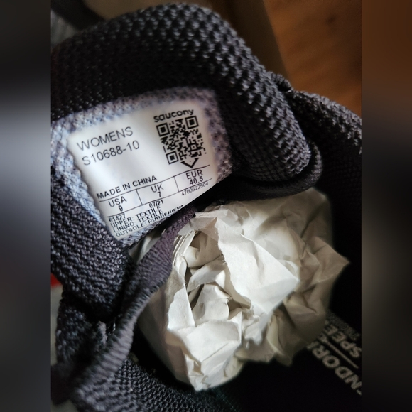 Saucony Endorphin Speed 2 Womens Size 9 US Speedroll Running Shoes, Black/Shadow - Picture 7 of 7